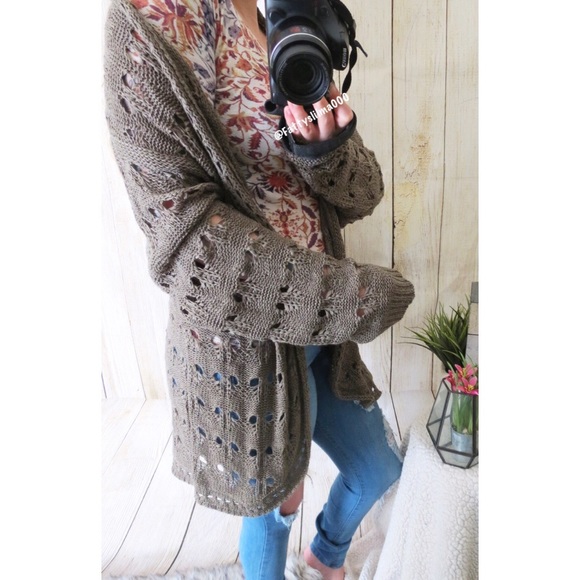 Slouchy Olive green open knit cardigan 🌿 - Picture 4 of 7